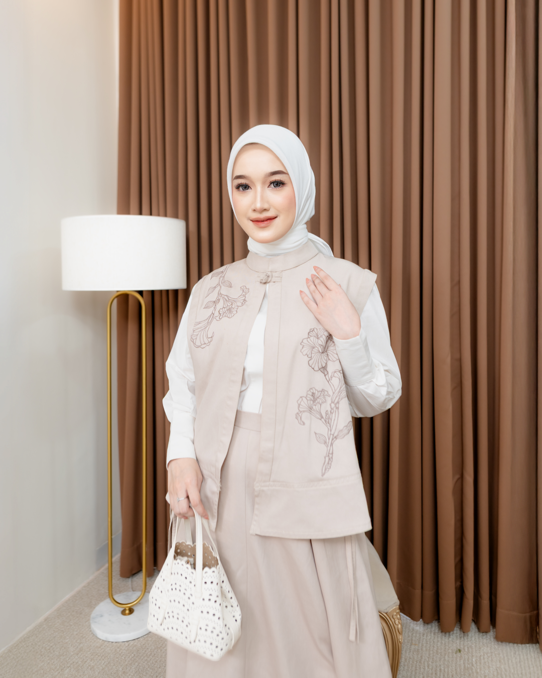 FEED 00 COVER - LEORA VEST