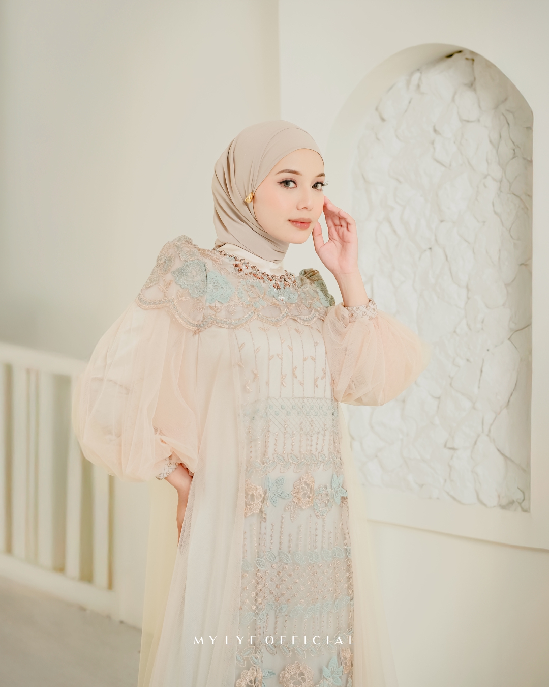 FEED 00 COVER - MAVEN DRESS - SENJA SERIES - LACE FIORE TEMPLATE